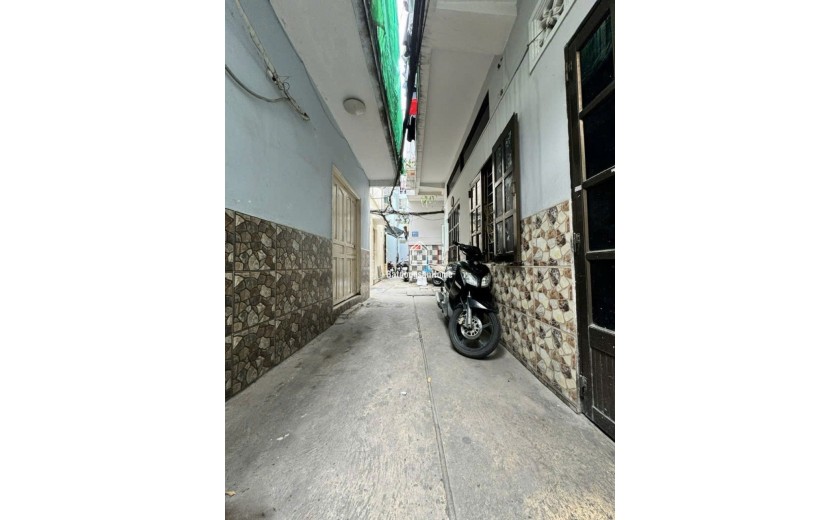 Giảm mạnh 1 tỷ! Nhà Vuông 2 tầng 34m2 sát Lan Anh– CMT8 Q3